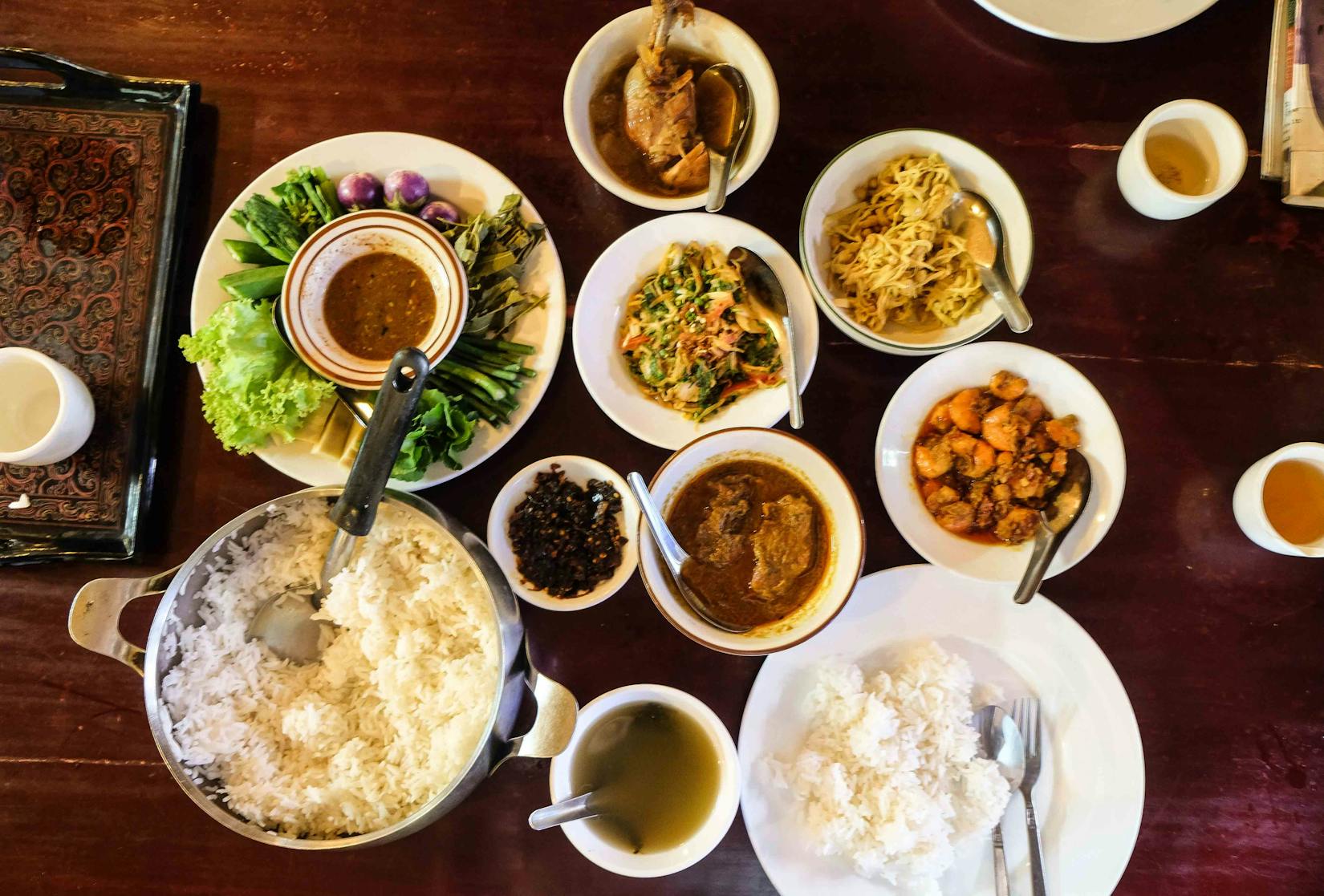 Ta Tha Tha Myanmar Traditional Food | yathar