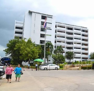 Lampang Hospital photo by Vam Hazel  | Medical