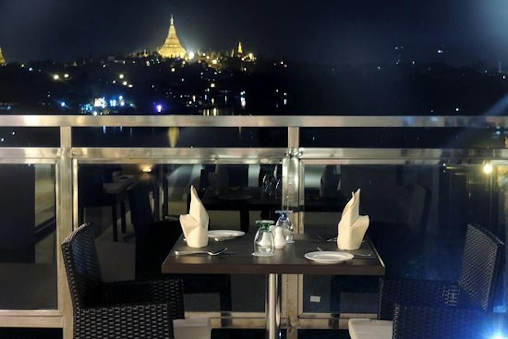 Esperado Rooftop Bar & Restaurant | yathar