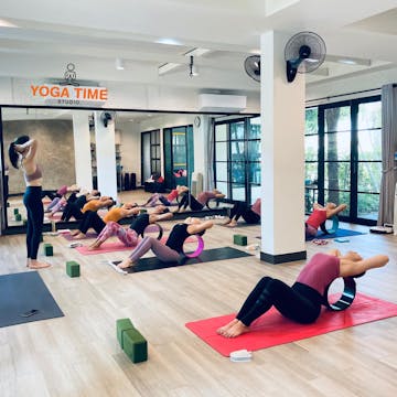 YOGA TIME photo by Shwe Yee Oo  | yathar