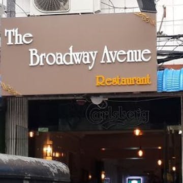 The Broadway Avenue Restaurant photo by Kyaw Win Shein  | yathar