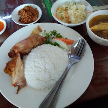 Shan Ma Lay Chicken Rice & Pilau photo by Kyalsin Thoon Hsu  | yathar