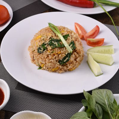 Fried Rice with Chicken & Kale ၾကက္ကိုက္လန္ထမင္းေၾကာ္ | SKY FOOD | yathar