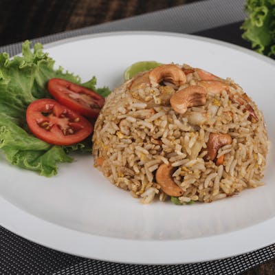 Fried Rice with Pineapple & Prawns ပုဇြန္နာနတ္သီးထမင္းေၾကာ္ | SKY FOOD | yathar