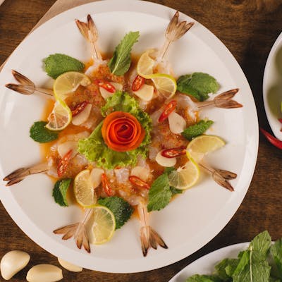 Raw Shrimps Salad ပုဇြန္အစိမ္းသုပ္ | SKY FOOD | yathar