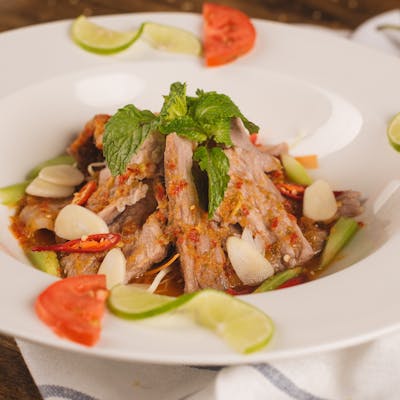 Spicy Pork with Lime Salad ဝက္ျပဳတ္သုပ္ | SKY FOOD | yathar