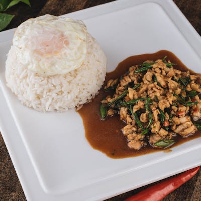 Rice with Chicken Basil ထမင္း + ၾကက္ဖတ္ကေဖာင္း | SKY FOOD | yathar