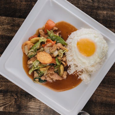 Rice with Crispy Pork & Kale  ထမင္း + ဝက္ေခါက္ကိုက္လန္ | SKY FOOD | yathar