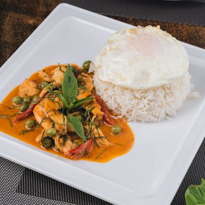 Rice with Red Curry Pork ထမင္း + အနီေရာင္ဝက္သားဟင္း | SKY FOOD | yathar
