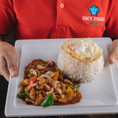 Rice with Chicken Cashew Nuts ထမင္း + ၾကက္သီဟိုေစ့ | SKY FOOD | yathar