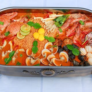 ေရႊဂဏန္း ရခိုင္ရိုးရာ လက္ညွစ္မုန္႔တီ ႏွင့္ ပင္လယ္ အစားအစာ | yathar