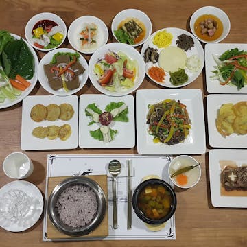 Gyeong Bok Gung Korean Restaurant Yangon photo by 市川 俊介  | yathar