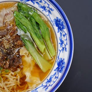 ဖက်ထုပ်ခေါက်ဆွဲ (စပ်၊ချို) Woton noodles Soup | Little Boss Dumpling & Noodle (Thaketa Capital branch) | yathar