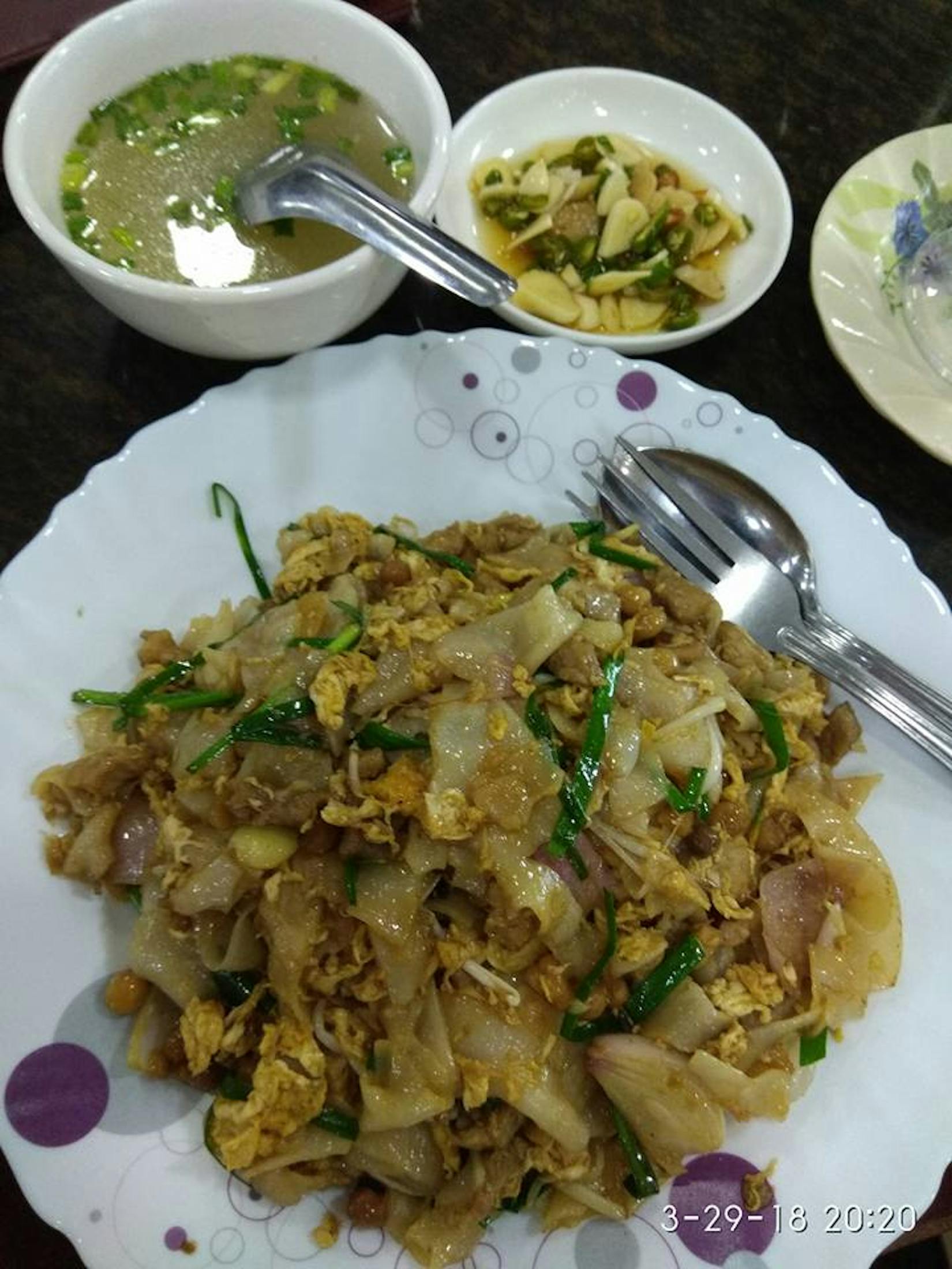 Shwe Kaung Kywel Tea Shop | yathar