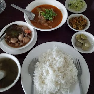 Khaing Khaing Kyaw Traditional Restaurant | yathar
