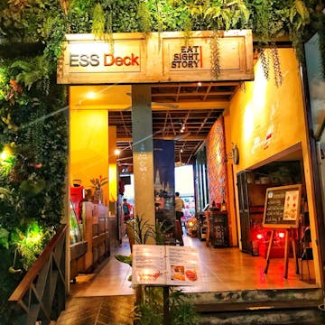 Eat Sight Story Deck photo by Khine Zar  | yathar
