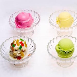 Lucky Ice Cream Shop | yathar